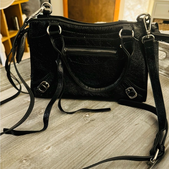 Lulus Handbags - Lulu’s black purse